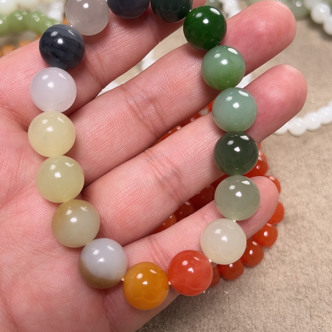 溜***李和田玉未镶嵌手链