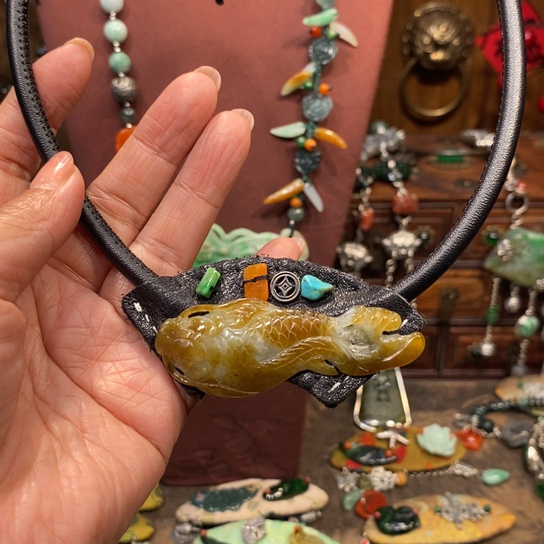 翡翠吊坠(赠链)未镶嵌