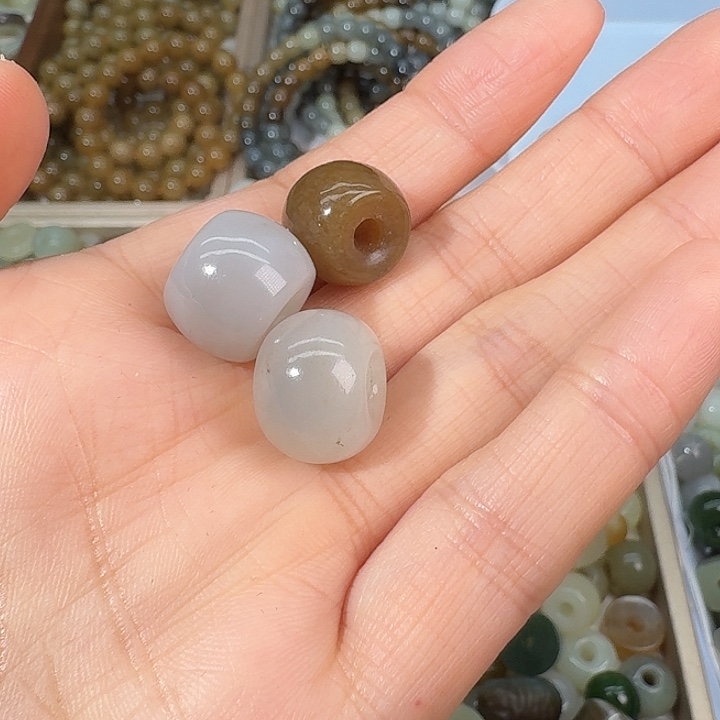 *****和田玉未镶嵌颈饰拍3