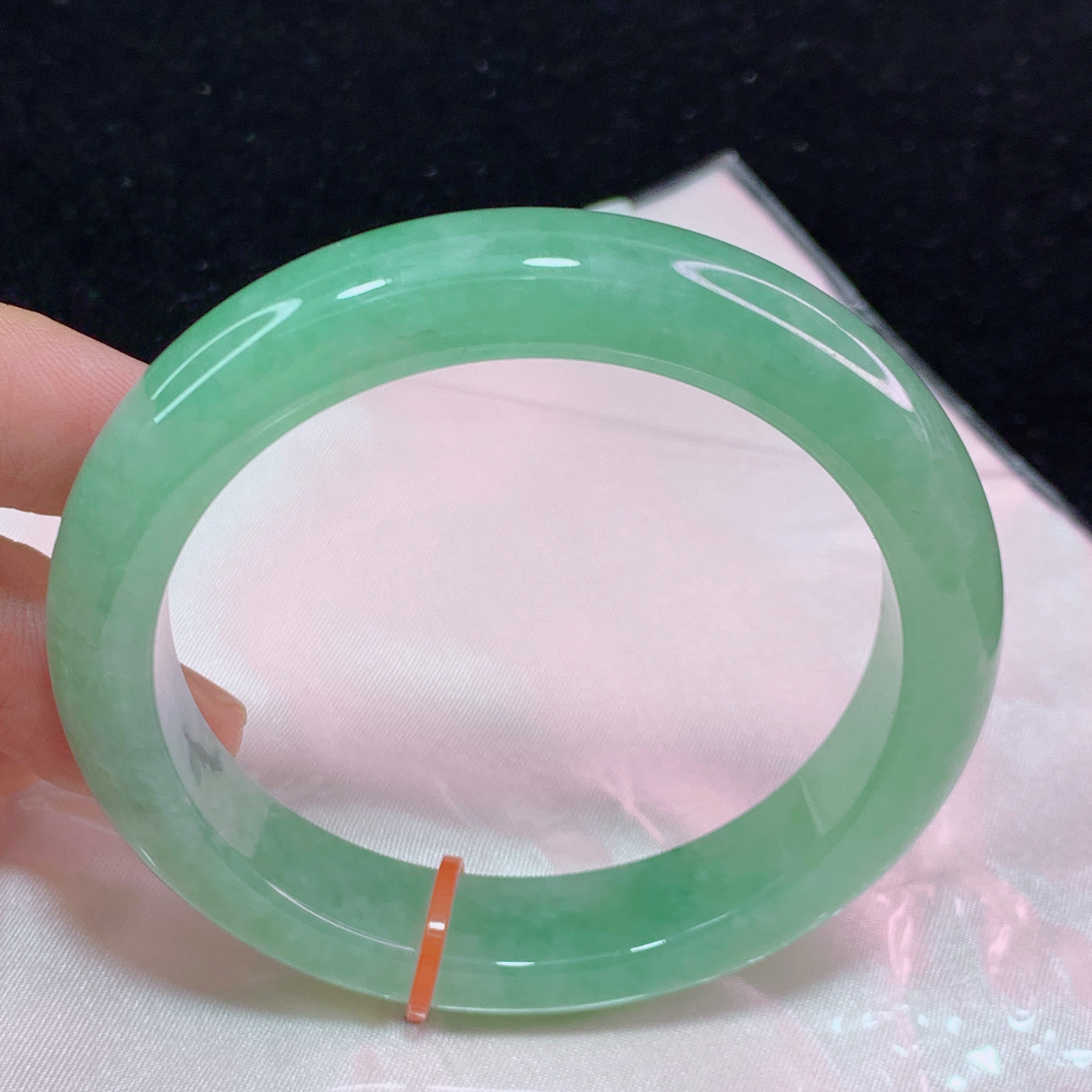 缅甸天然A货翡翠手镯冰透冰光起胶冰绿5758