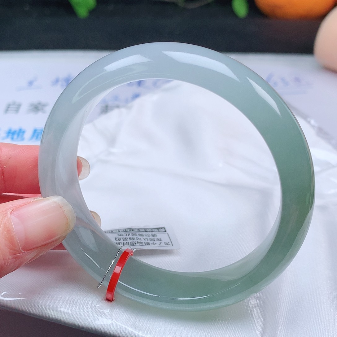 翡翠手镯未镶嵌57圈