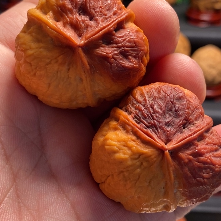 文玩核桃吊坠七彩云南39