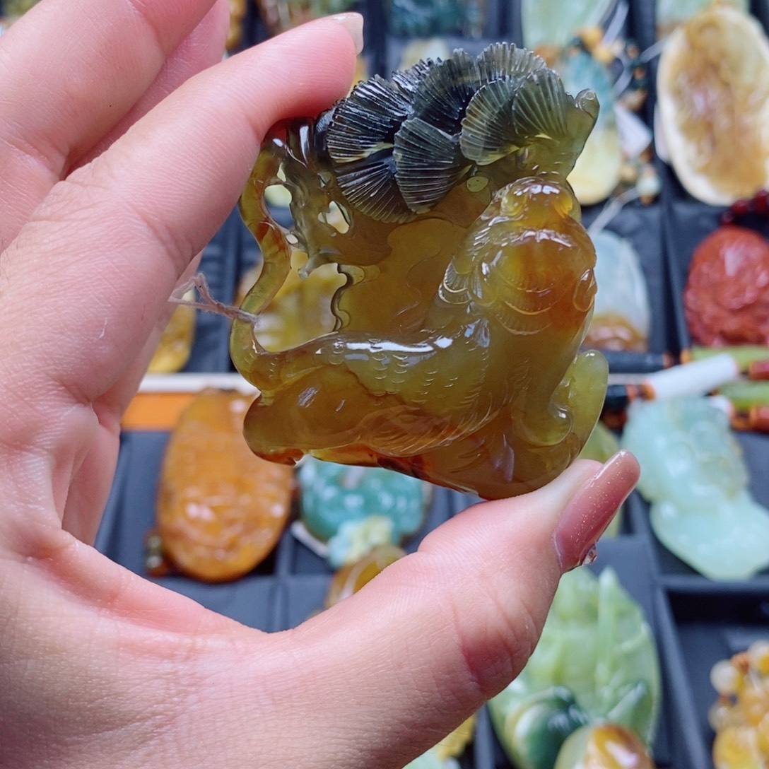 未镶嵌蛇纹石玉颈饰