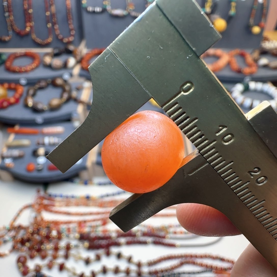 石英质玉颈饰未镶嵌