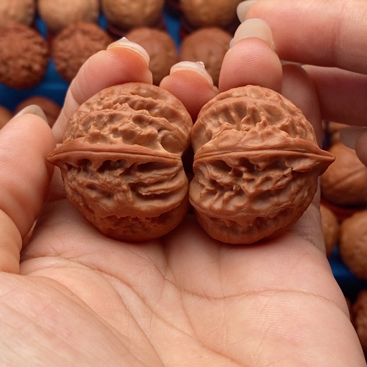 文玩核桃把件精品文玩手捻凹底大霸王