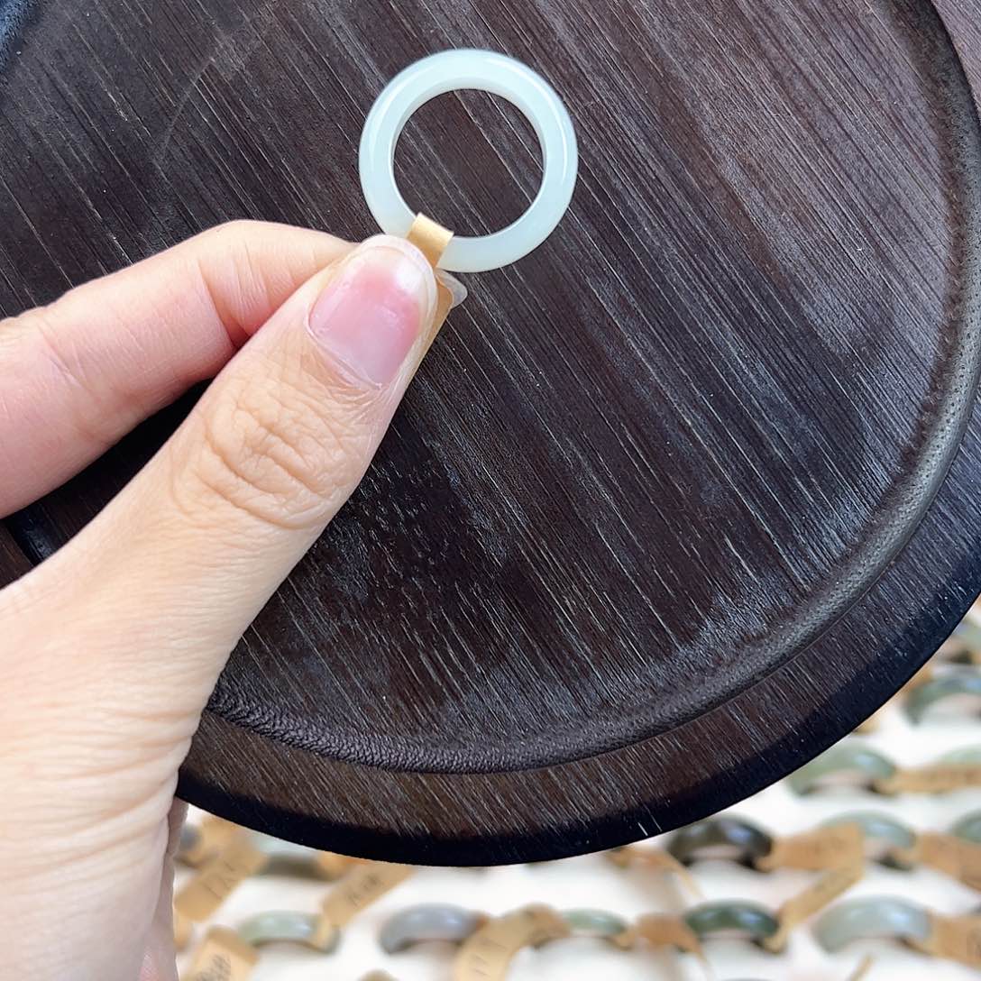 和田玉未镶嵌戒指18.5