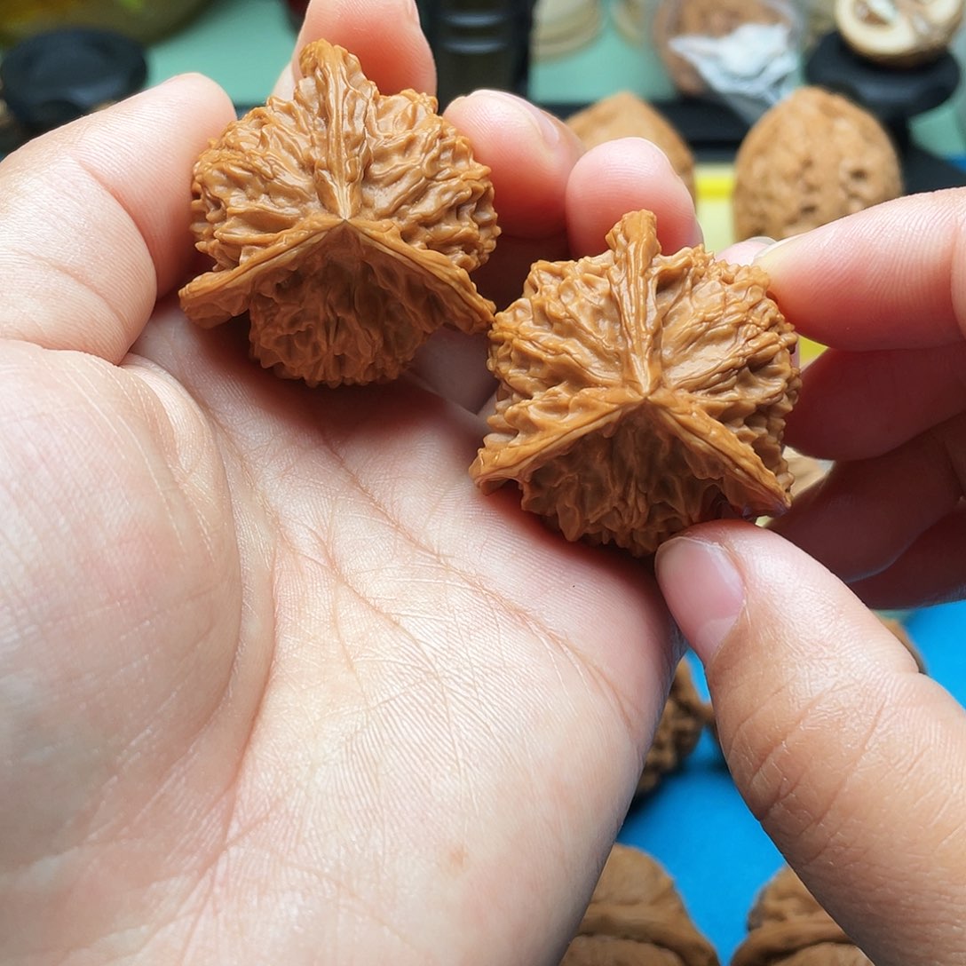 文玩核桃把件盘山三棱38精品对