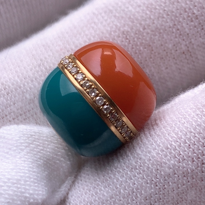 绿松石车挂18K金镶嵌