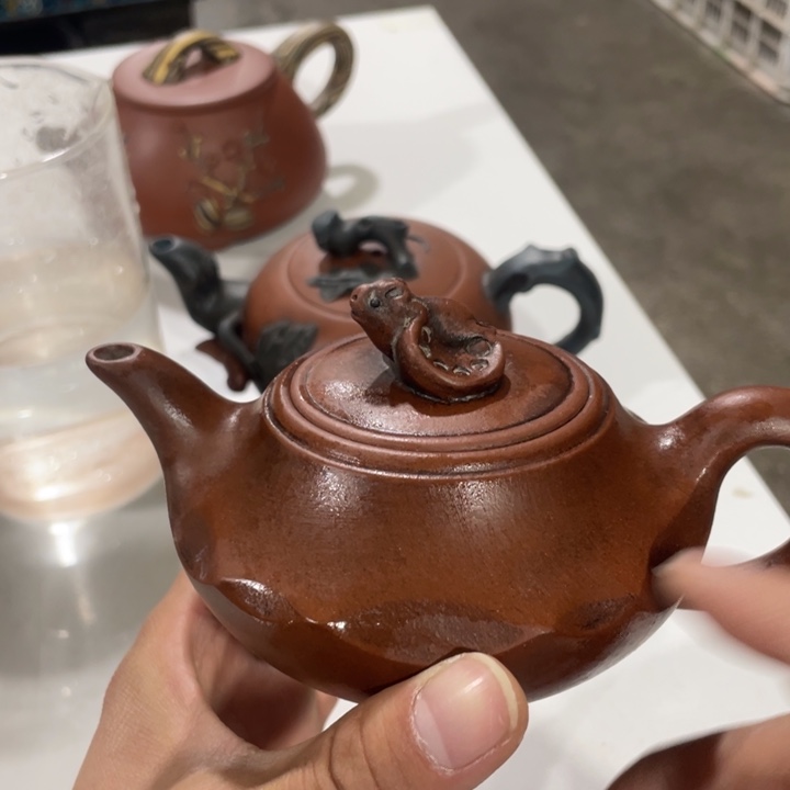 紫砂茶壶老厂紫砂壶一件。