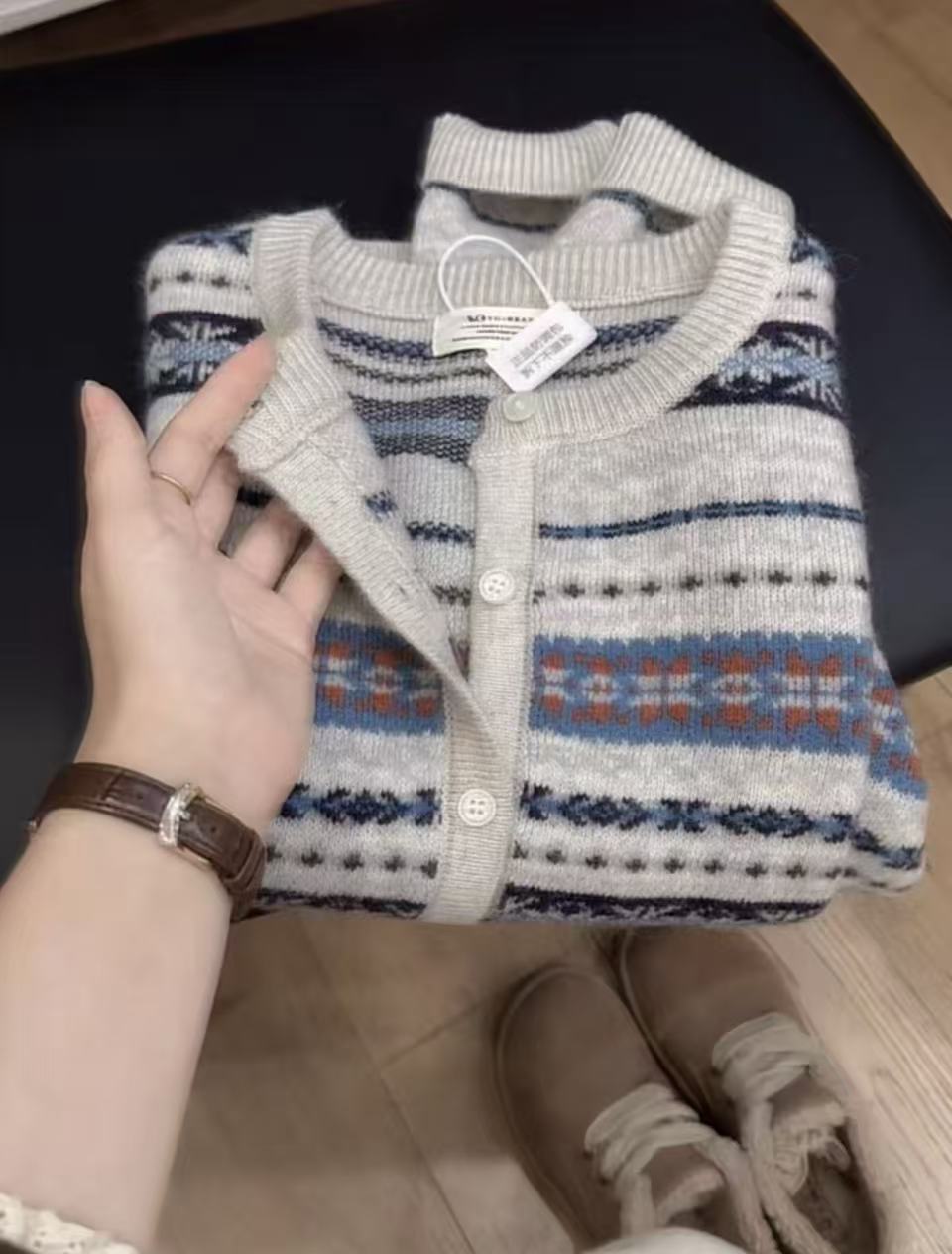 七言家巨好看！新品# 烟灰蓝复古提花软糯毛衣开衫116