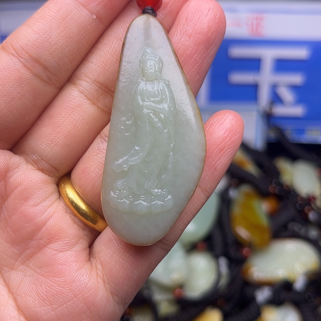 和田玉未镶嵌颈饰