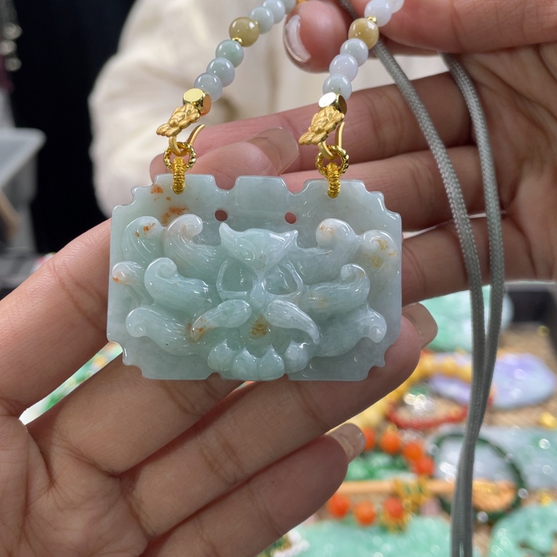 翡翠颈饰未镶嵌代编织