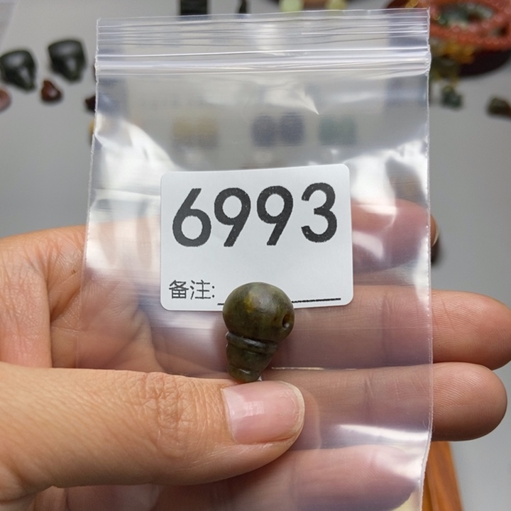 橙***言蛇纹石玉未镶嵌项链