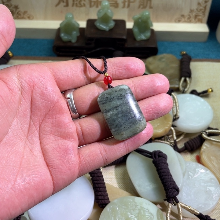 颈饰未镶嵌和田玉M*Y