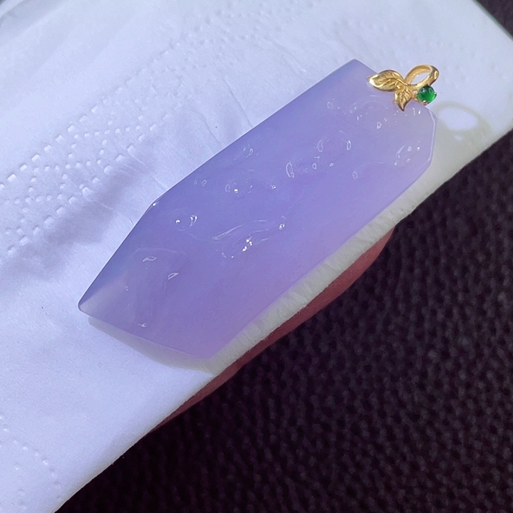 翡翠18K金镶嵌颈饰翡翠