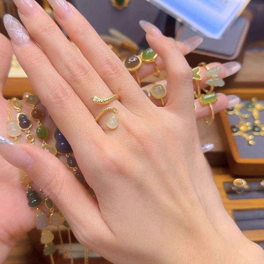 和田玉戒指银S925镀金镶嵌