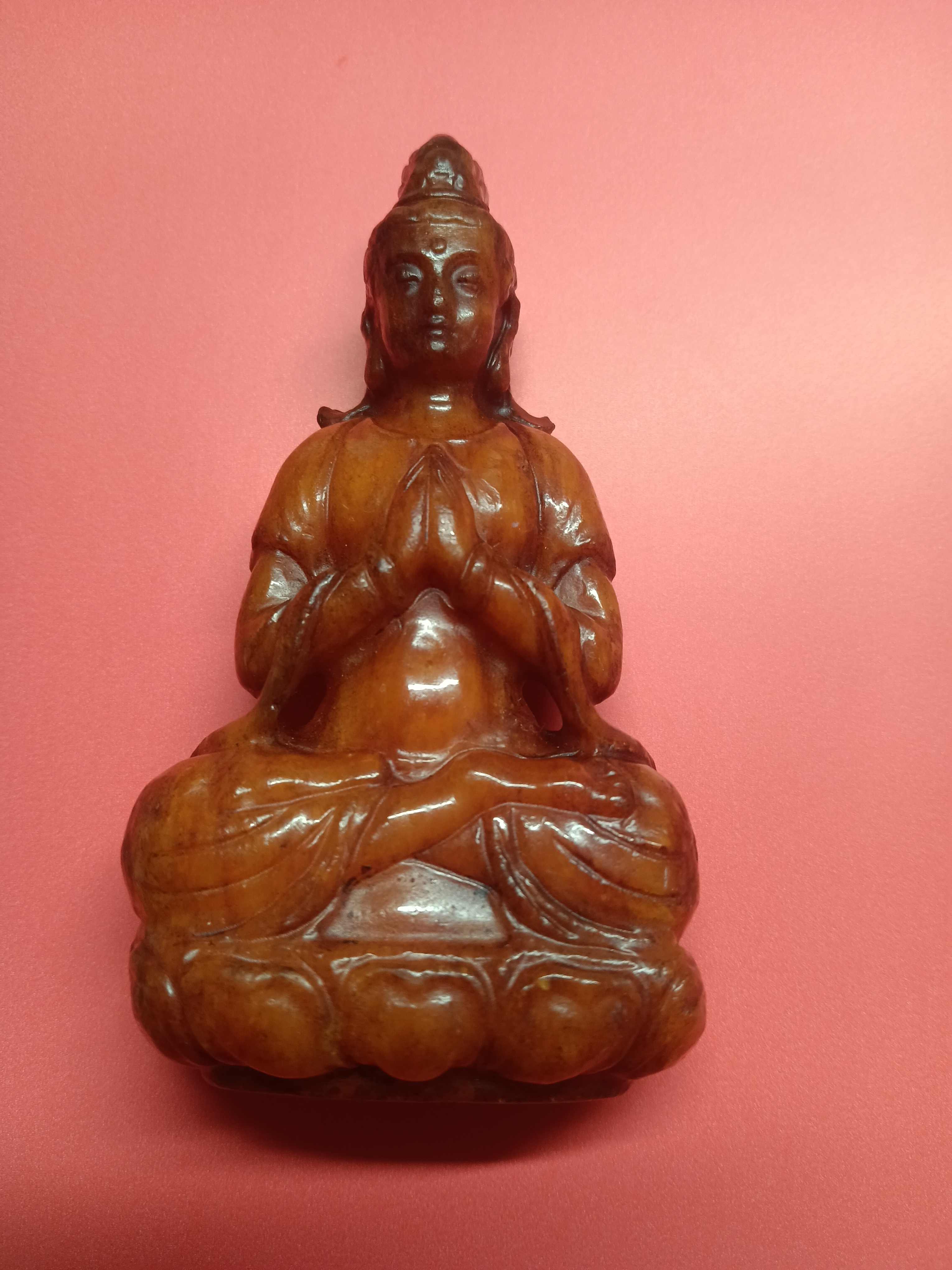 雕刻坐莲观音摆件工艺