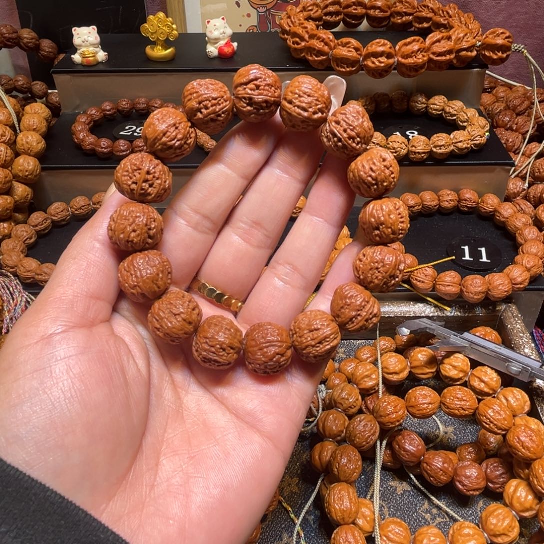 ****手文玩核桃手串精品