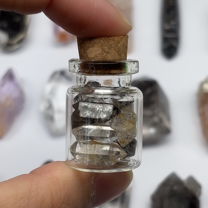 未镶嵌水晶颈饰闪灵钻瓶瓶