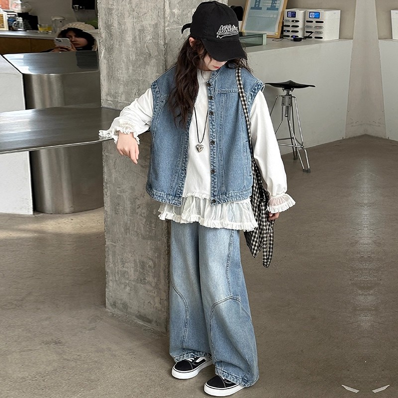 女大童牛仔马甲三件套春装2025新款洋气女孩蕾丝打底衫阔腿裤套装