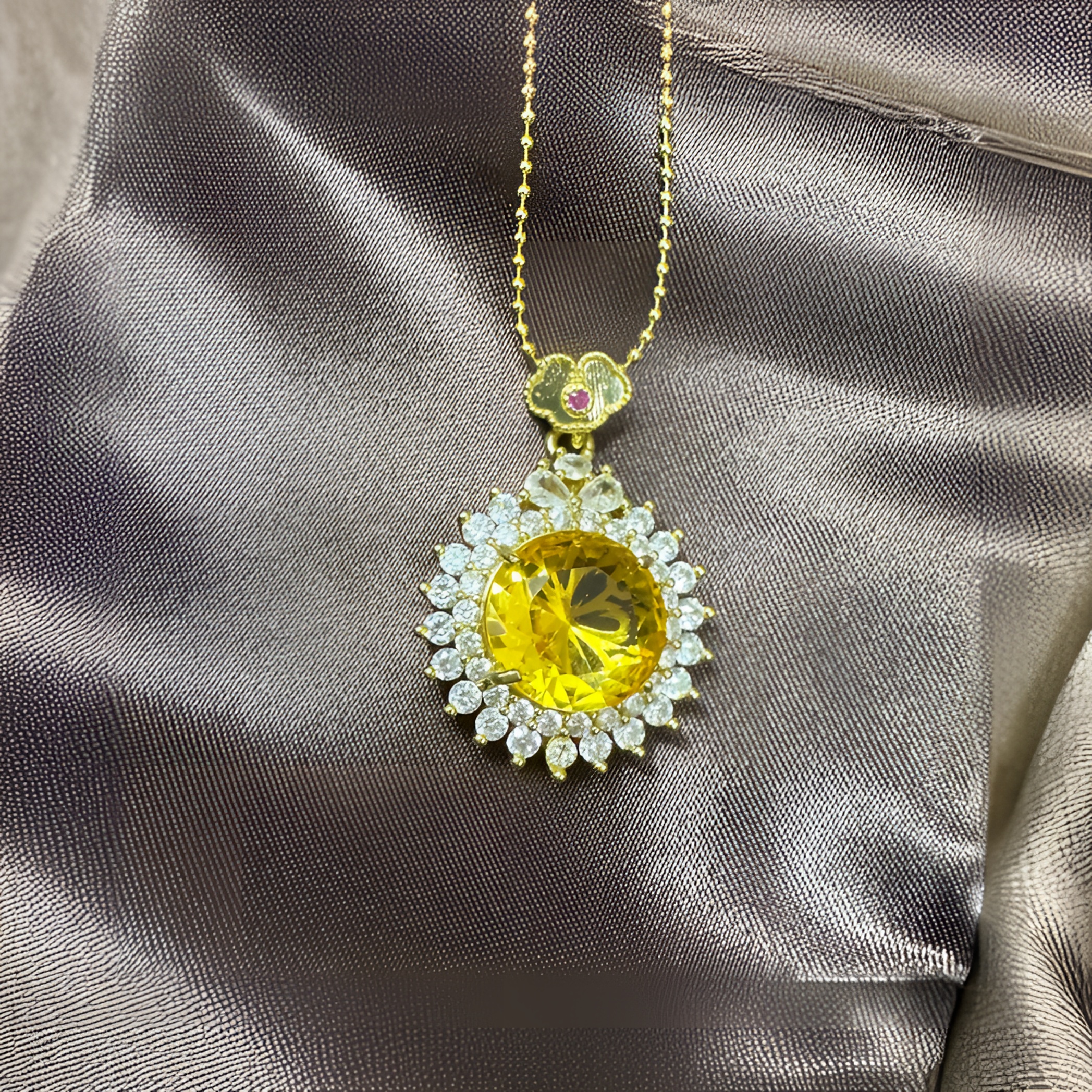 高定— 精美太阳花吊坠（D04）