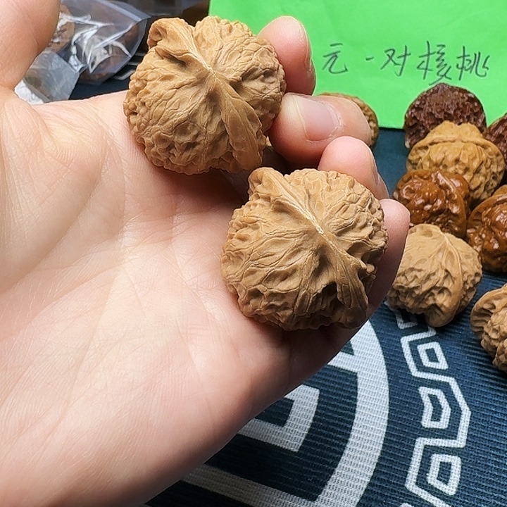 文玩核桃吊坠宫灯
