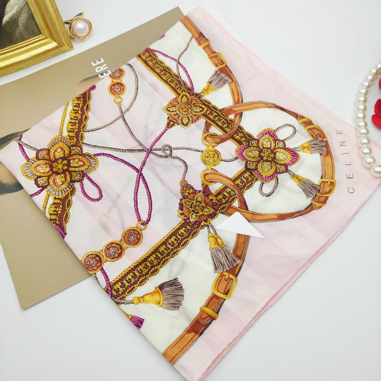 95新 Celine/思琳 海囤/思琳/丝巾/微瑕/yy05851