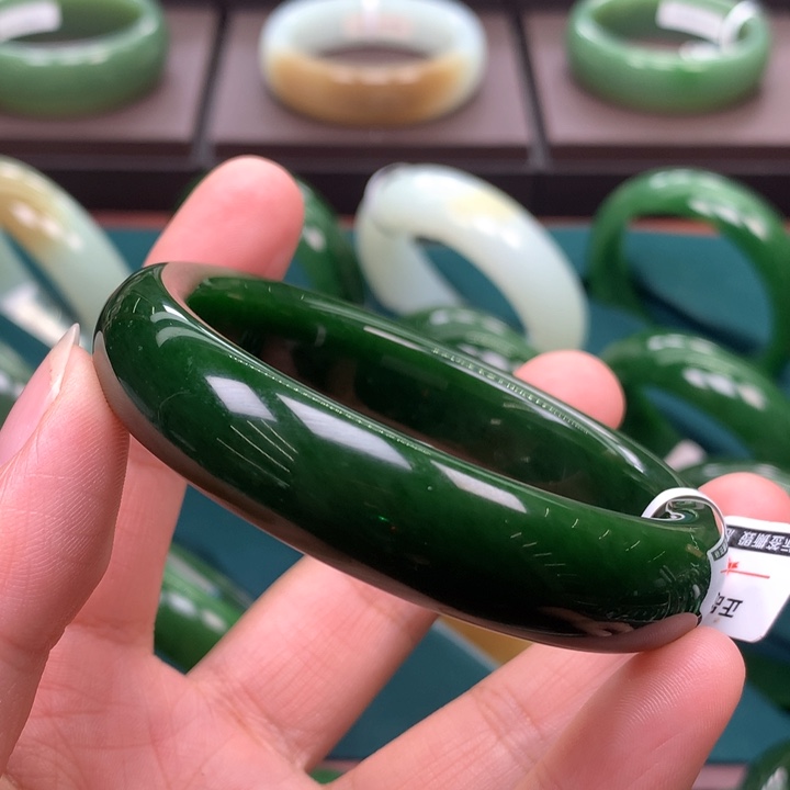 未镶嵌手镯和田玉（碧玉）