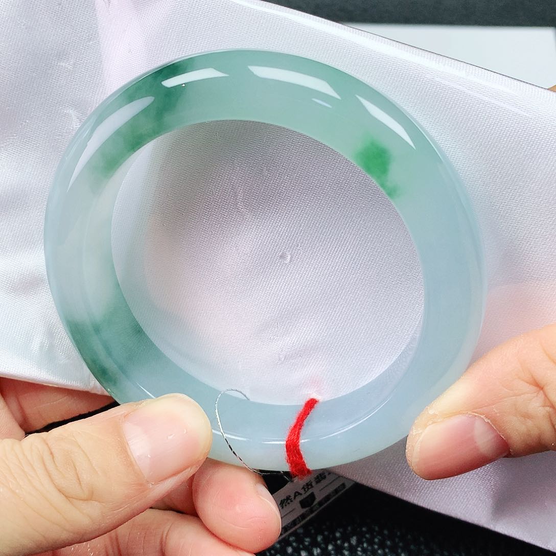 翡翠手镯未镶嵌 54圈