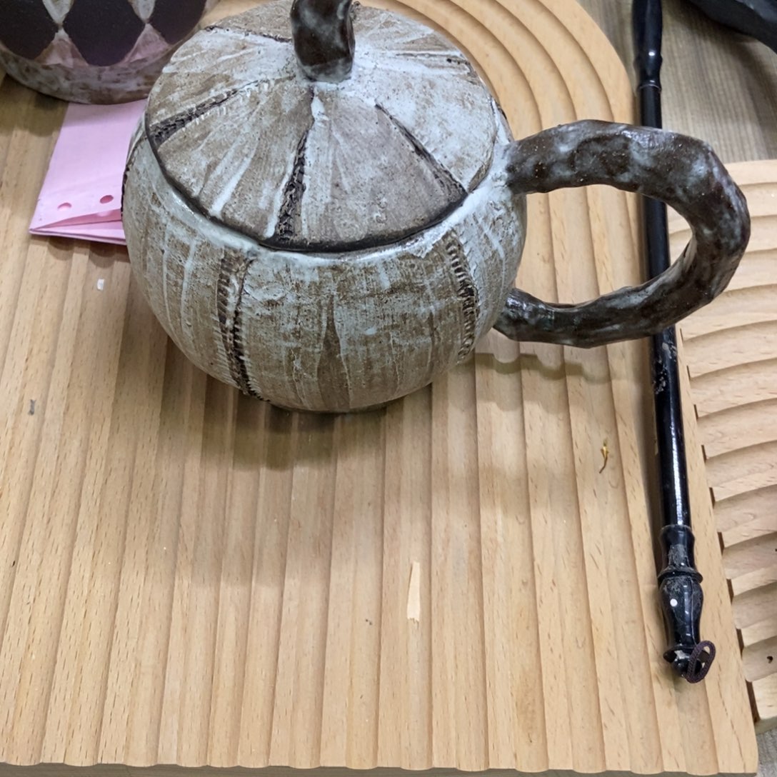 陶瓷众***身手捏咖啡杯带盖