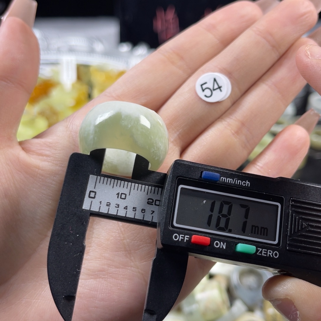 蛇纹石玉未镶嵌戒指