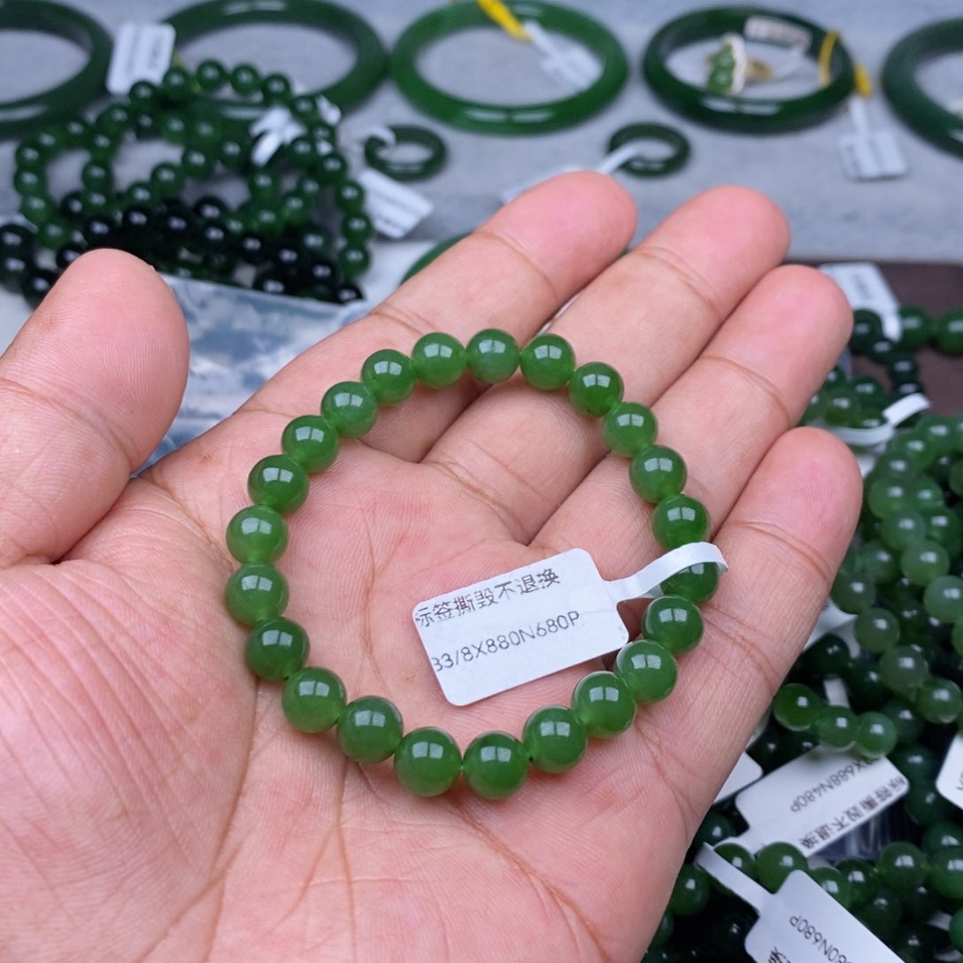 未镶嵌手串和田玉（碧玉）武****袍8mm