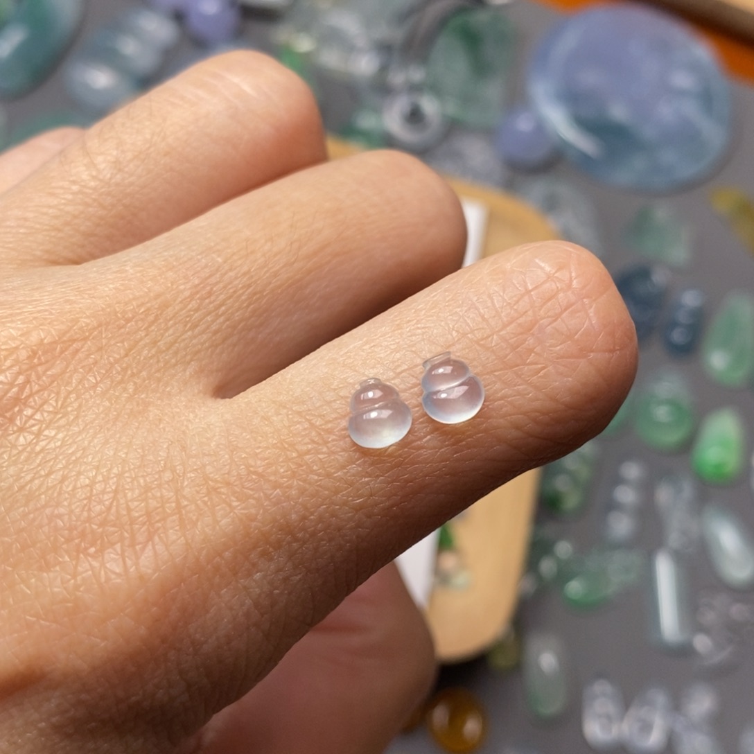 凡***.翡翠未镶嵌颈饰翡翠