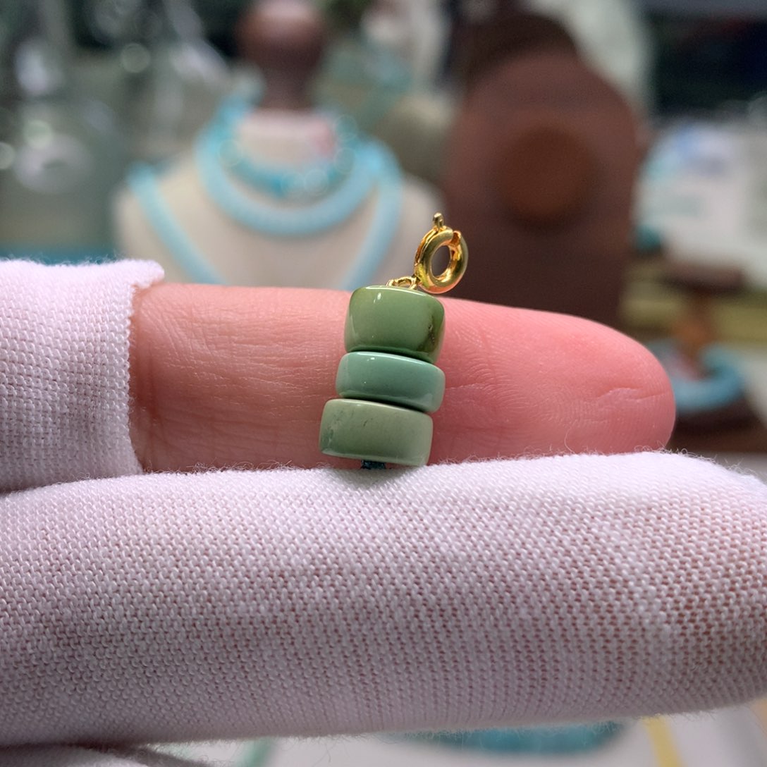 绿松石配饰未镶嵌