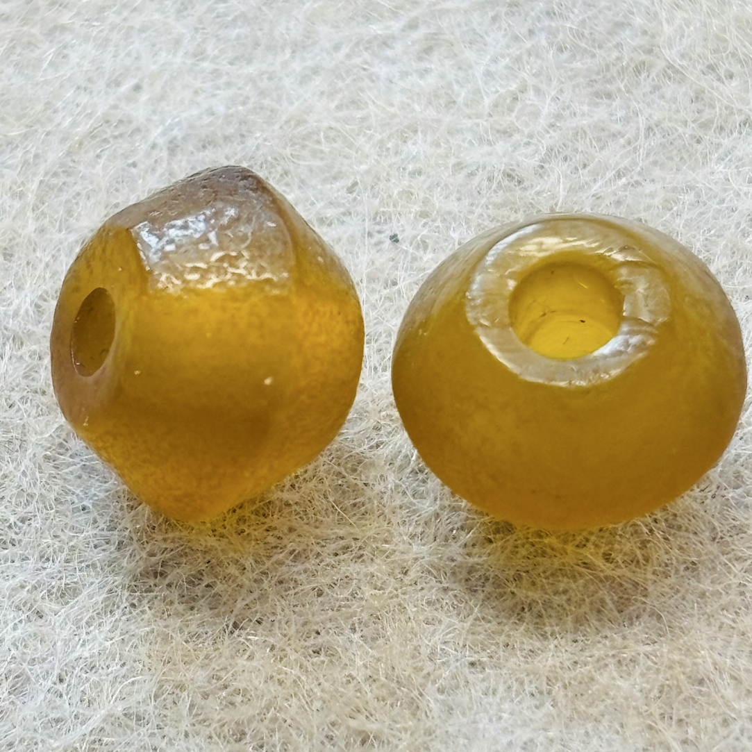 静雅古珠2一玛瑙吊坠1对. 尺寸10mm