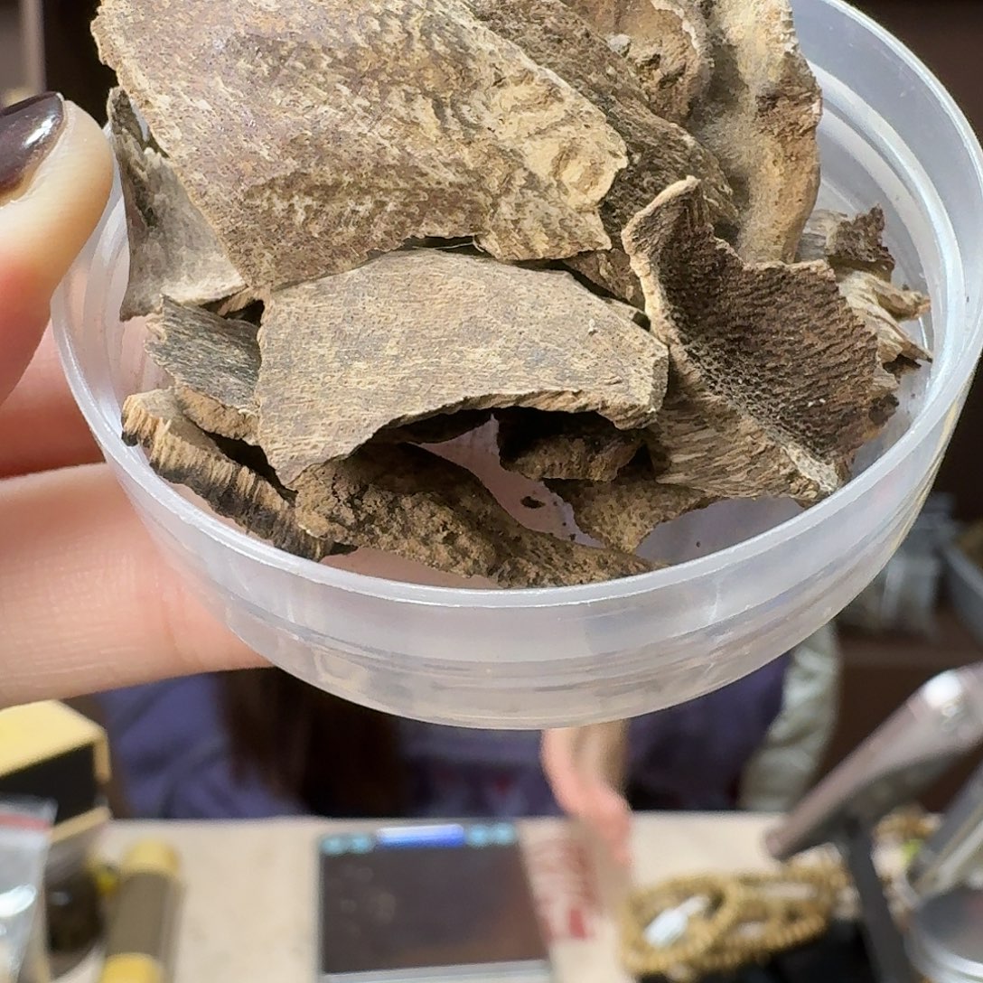 沉香沉香碎屑1号香港壳子块料5克