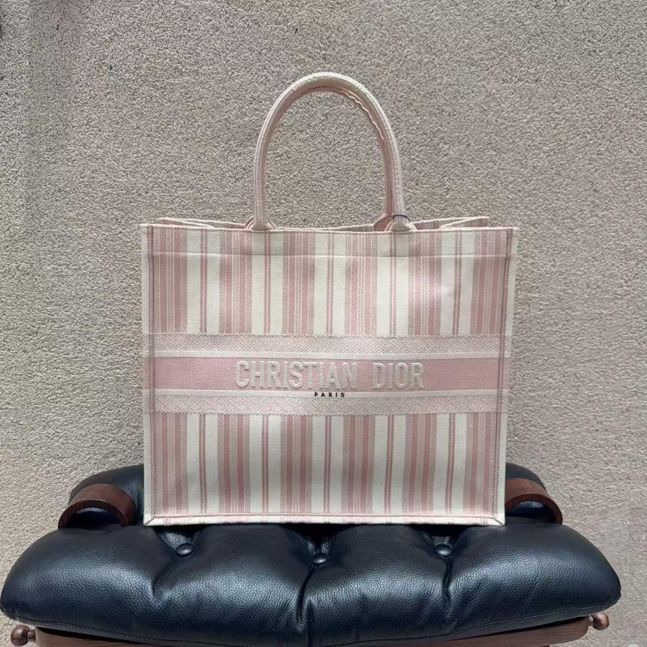 95新 DIOR/迪奥 book tote 手袋 粉色手提托特包  工价26500! 