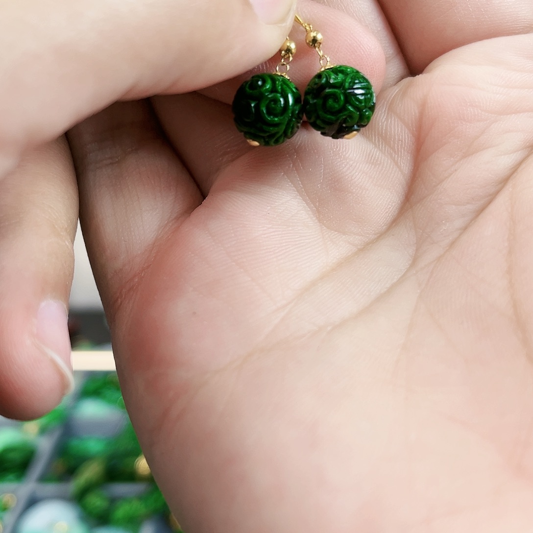 翡翠颈饰18K金镶嵌耳饰