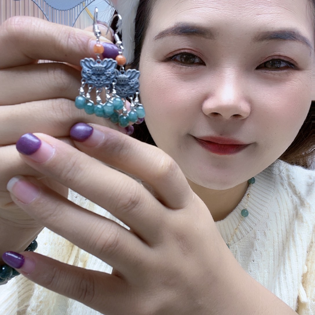 翡翠未镶嵌颈饰耳环