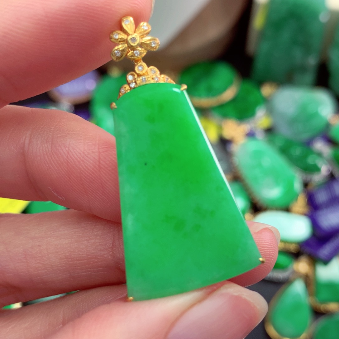 翡翠18K金镶嵌吊坠(不含链)