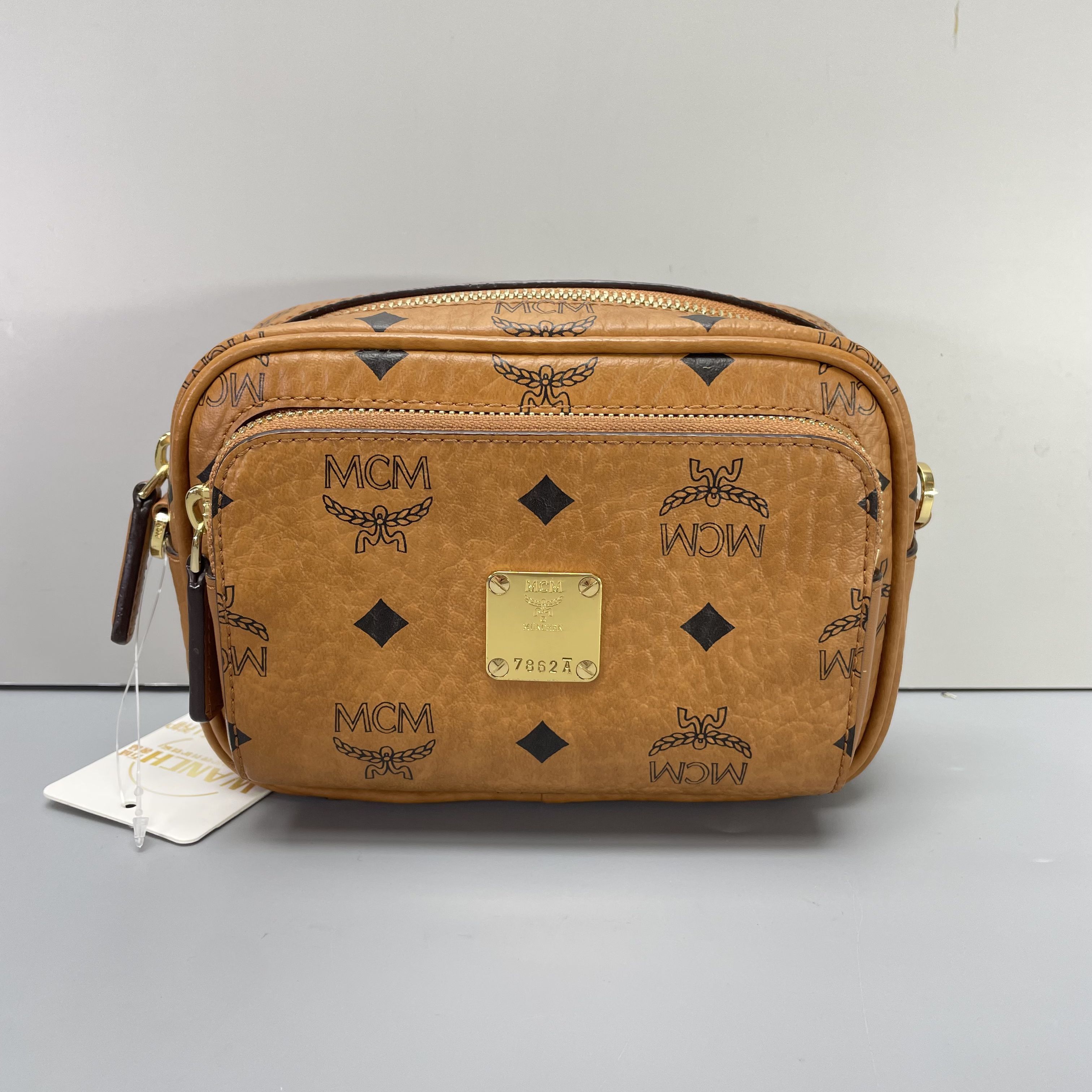 95新 MCM 媚姐/mcm干邑色小号相机包17x12x5cmG051705