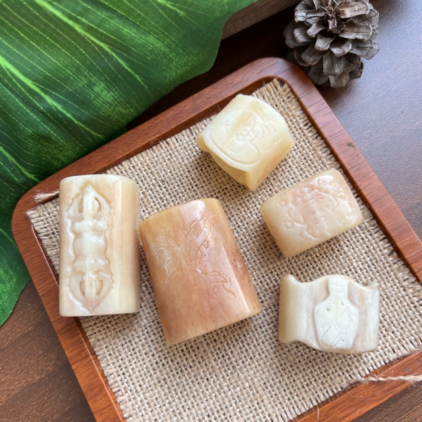 文玩驼骨把件 雕刻款 68起 可自选 不退换