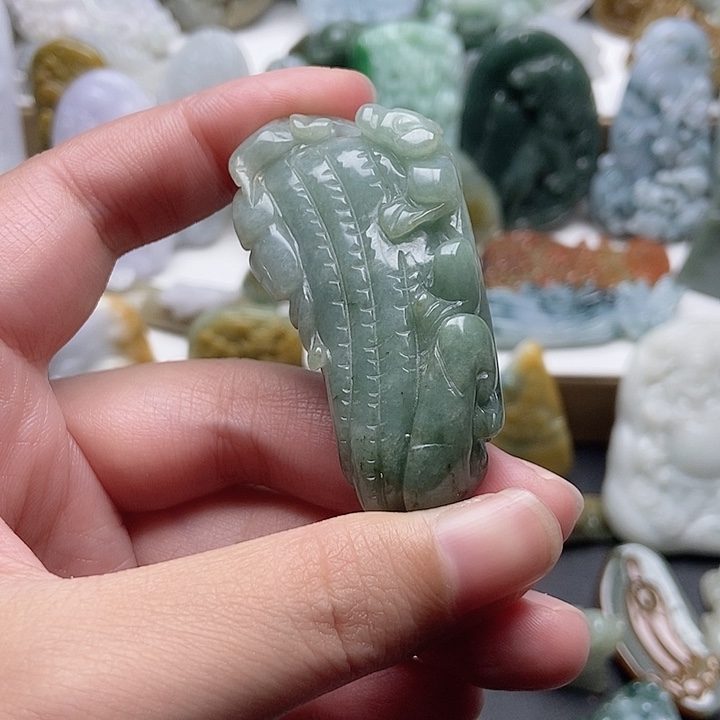 翡翠未镶嵌颈饰翡翠
