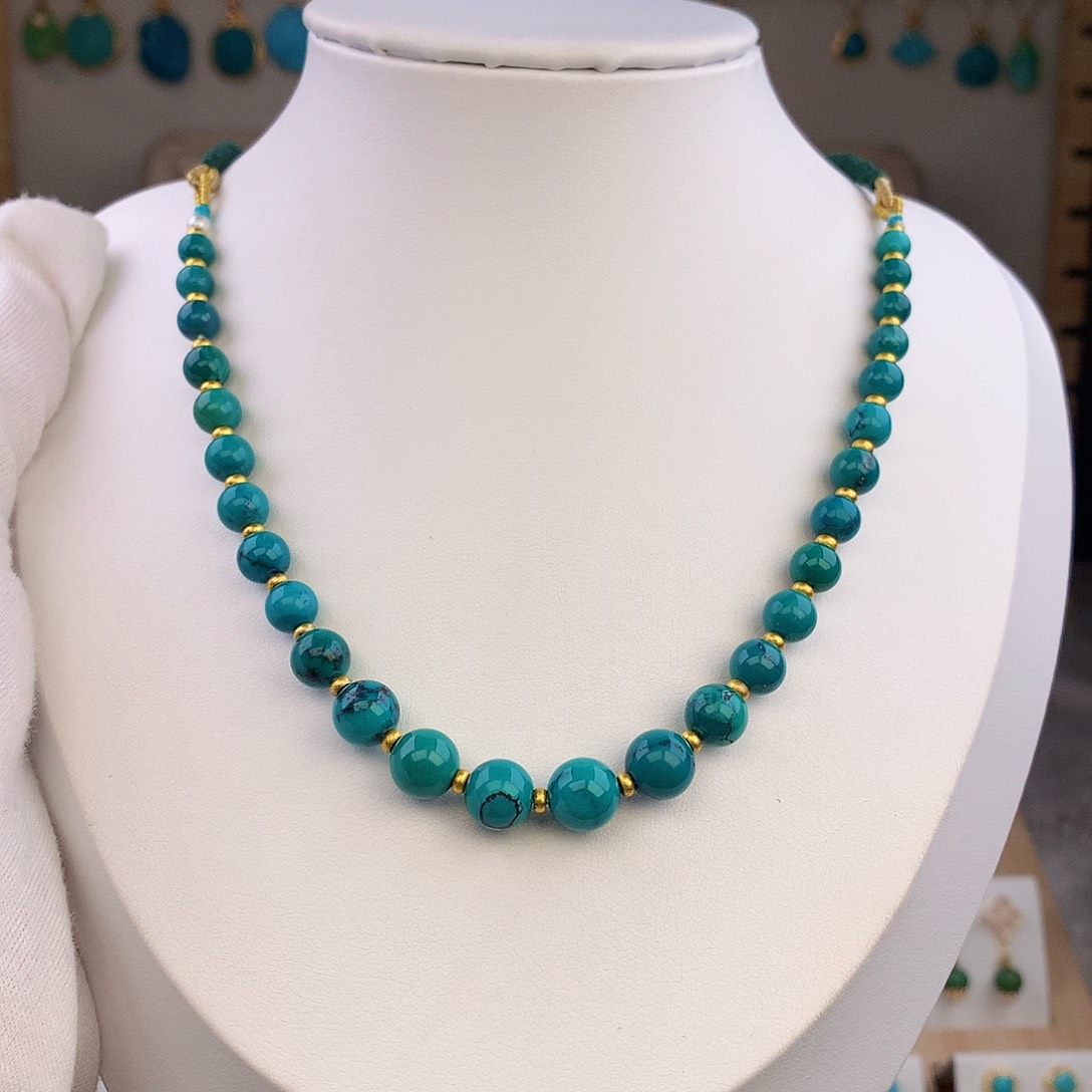 绿松石未镶嵌颈饰