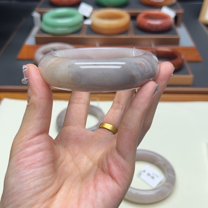 张***宇石英岩玉未镶嵌舍