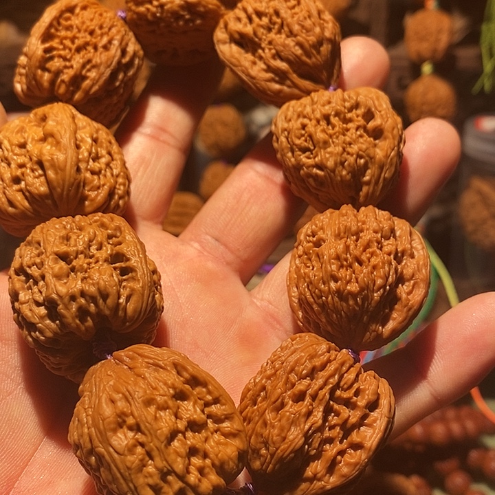 爱***。吊坠文玩核桃南疆石手持31