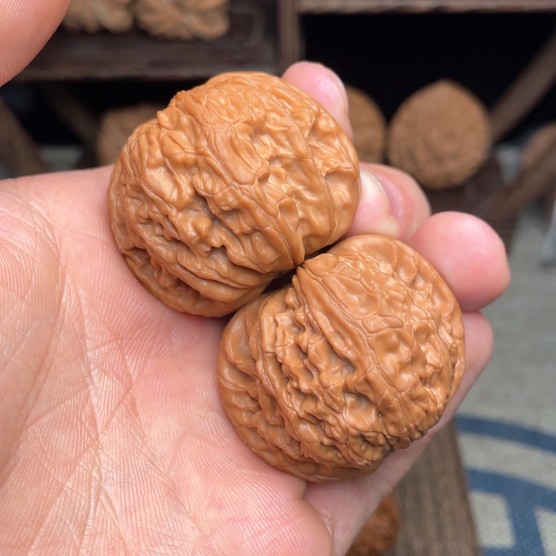 文玩核桃把件41毕业红皮山地全品磨盘