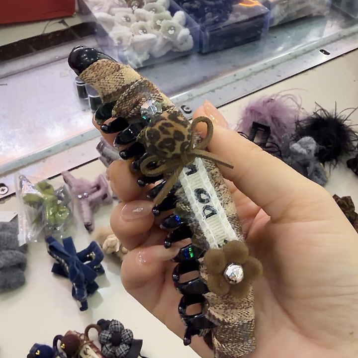 布艺合金咖色小熊香蕉夹-29