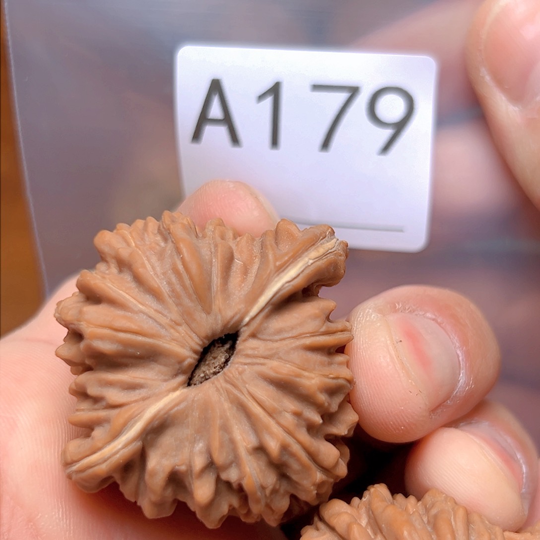 文玩核桃吊坠45免四座楼