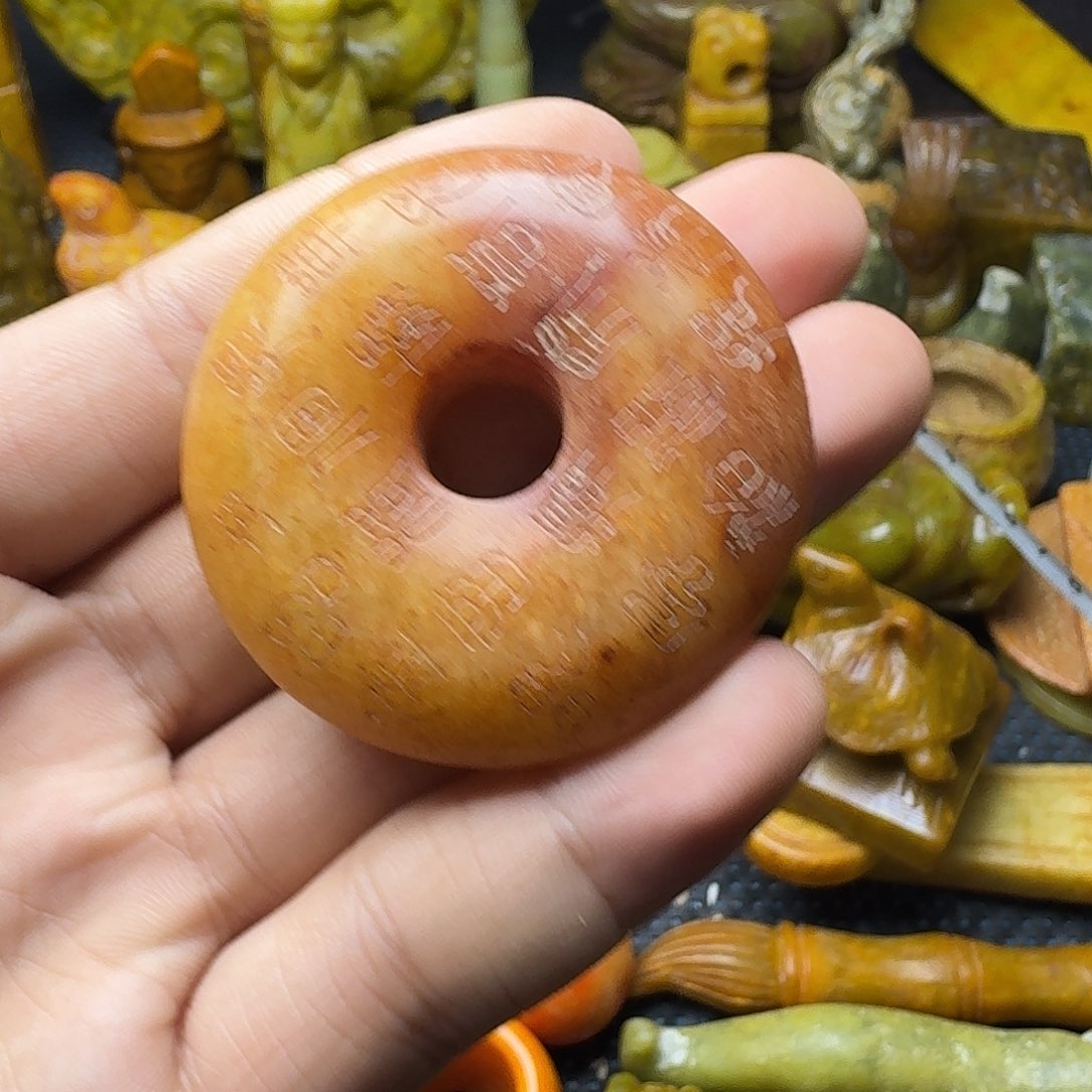 白玉菩提吊坠。。。